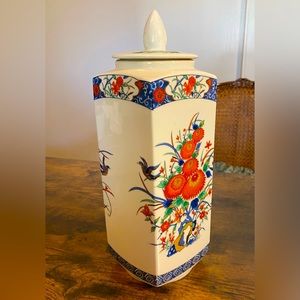 Vintage Imari Style Empress Garden  Made In Japan Rectangular Vase With Lid